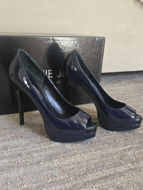 RUTHIE DAVIS Patent Peep-Toe Platform Pumps in Navy